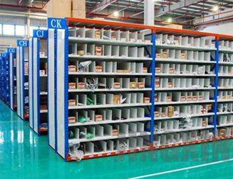 帶隔闆中型貨架 帶隔闆中型貨架